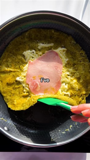 Green eggs and ham? Say less. 💚🥯 Ever since reading Green Eggs and Ham, Helena has wanted to bring this to life – and she’s finally done it. It's super easy to recreate, so let us know if you'll give it a go 🥯 Get the full recipe below and find lots more breakfast inspiration on the Good Food app – from egg loaded sandwiches to moreish pancakes. Recipe: Green eggs and ham breakfast muffins 2 eggs 2 tsp pesto 1 tbsp salted butter 25g grated cheddar & mozzarella mix 1 slice of ham 1 bagel A han