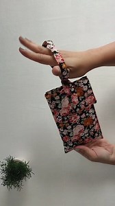 498K views · 10K reactions | Easy Cellphone Bag #fbreels #diycraft #diyprojects #handmade #trending #patchwork #fbpost #upcycle #upcycling #crafts | DIY Cheng | Facebook