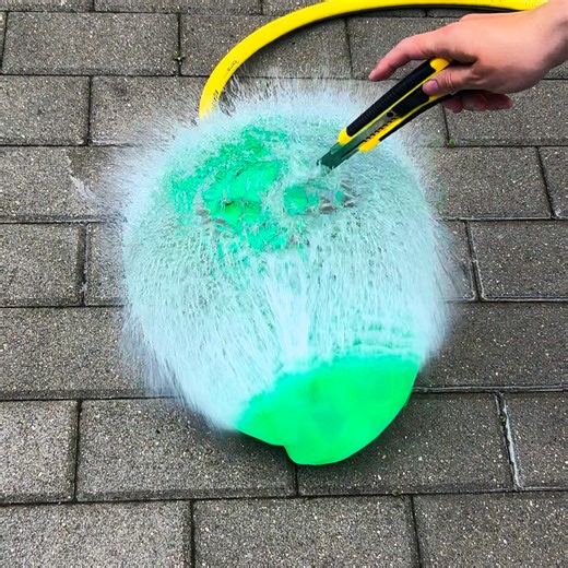 Exploding water balloons for summer fun ☀️ | 5-Minute Crafts GIRLY