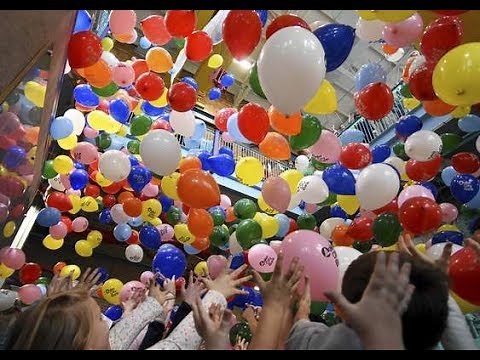 Make A Huge Balloon Drop for Less than £4 New Year Party Tips
