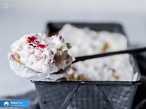 No-Churn Keto Vanilla & Strawberry Ice Cream | KetoDiet Blog