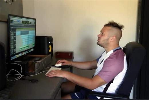 je crois qu'on a enfin la vidéo originale @Jul #jul #dpavie #teamjul #doretdeplatine📀💿 #juldetp