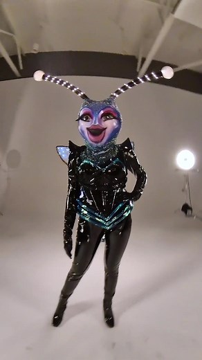 #FireflyMask is bringing the 🔥! #TheMaskedSinger