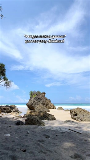 Makan Gacoan di Pantai Tulungagung