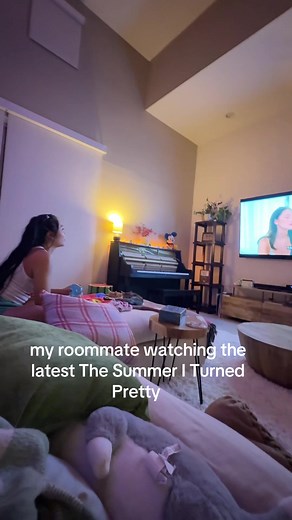 Roommate's Hilarious Reaction to The Summer I Turned Pretty