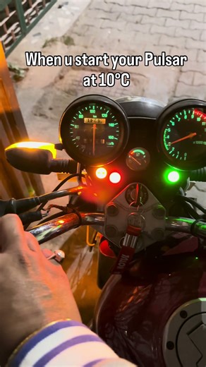 Pulsar cold start #viral#shortsfeed#motorcycle#classicmotorcycle#bajaj#bajajpulsar#pulsar#pulsar180