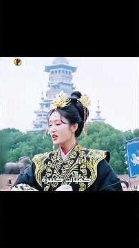 راجل يرش مية فتتحول لدهب ويرجع بالزمن 2000 سنة #shorts