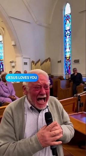 He Stood Up in Church Crying “I Saw Jesus” — No One Moved