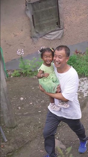 Yue always has so much fun playing with uncle!