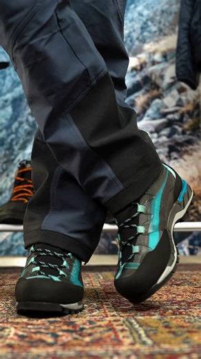 Чанар бол хэв маяг, тав тух бол мэдрэмж - Trango Tech GTX 📍Салбар 1: Golden Buddha худалдааны төв, 3 давхар, 3-12 тоот, La Sportiva дэлгүүр (Зайсан, 32-р сургуулийн зүүн талд) ⏰Өдөр бүр 10:00-21:00 Утас: 77122233 📍Салбар 2: Шангри-Ла Молл, 3 давхар, Sport Corner дотор байрлах La Sportiva дэлгүүр ⏰Өдөр бүр 10:00-21:00 Утас: 95656350 Онлайн дэлгүүр: https://www.lasportiva.mn/collections/footwear-mountain #Lasportiva_mongolia #fourseasonshoe #OutdoorLifestyle | La Sportiva Mongolia