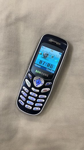 Samsung C200: A Retro Phone Nostalgia