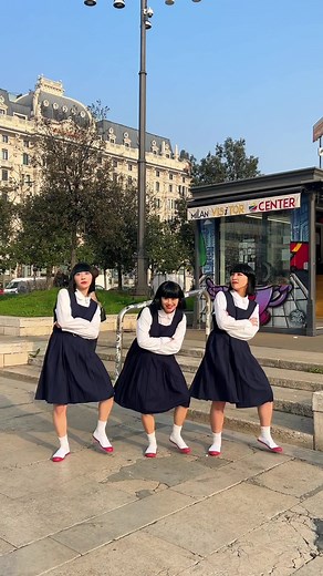 Innovative Dance Performance | Clap Triggered Dance Routine