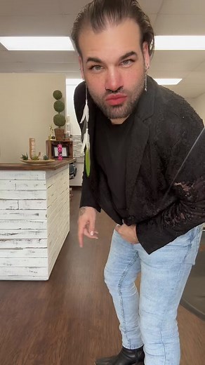 Must be the water, because this waistline is liquid!🇵🇷🇭🇹 #viral #dance #caribbean #whine #stankwalk