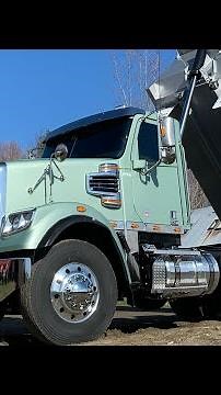 2021 Freightliner 122sd tri axle dump truck walk around