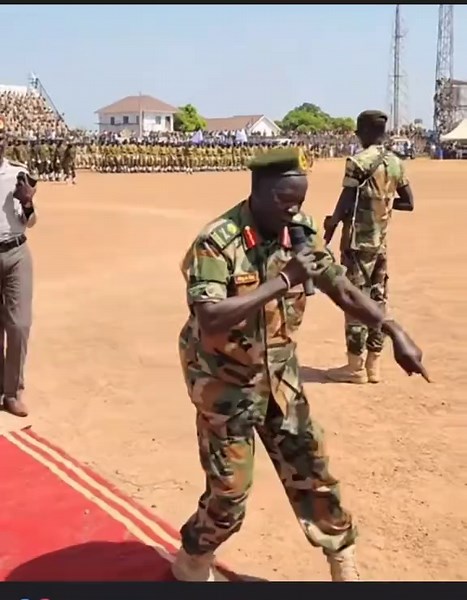 Maj.Gen.Ring Akuei with the new SPLM/SPLA Liberation Songs in Wau Stadium. Complete song on https://youtu.be/jqGzTulK7rc