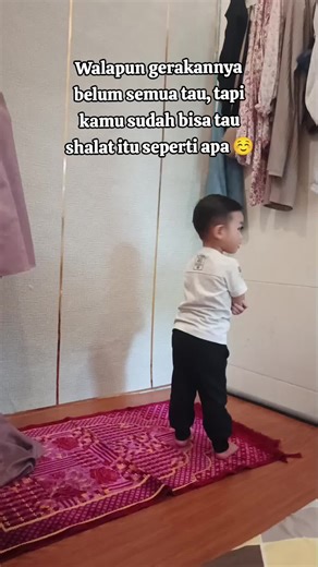 Masih kecil seperti ini baik untuk kamu mengetahui shalat itu seperti apa, dan kalau sudah waktuny pasti kamu akan menjalani shalat dengan penuh hati #fyp