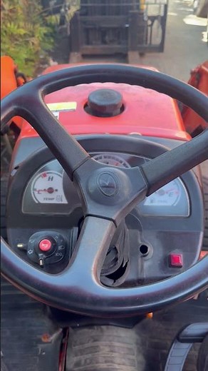 GovDeals: Kubota B26 TRACTOR LOADER BACKHOE 4x4