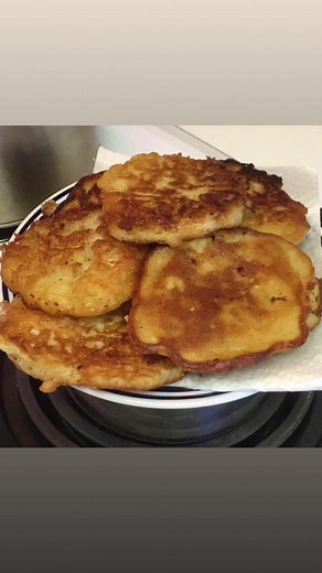ONION PATTIES – AMISH RECIPE INGREDIENTS 1 cup all-purpose flour 2 teaspoons white granulated sugar 2 teaspoons baking powder 1/2 teaspoon salt 1/4 teaspoon black pepper 2 tablespoons cornmeal self-rising or regular 2 1/2 cups chopped yellow onions – finely chopped 1 cup milk 1/2 cup cooking oil – Canola works well DIRECTIONS Whisk together the flour, sugar, baking powder, salt, black pepper, and cornmeal in a large bowl. Mix in chopped onions. Pour in milk and mix well with spoon. The batter wi