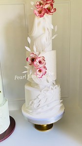 Wedding cake structure. | Pearl Flower Cake