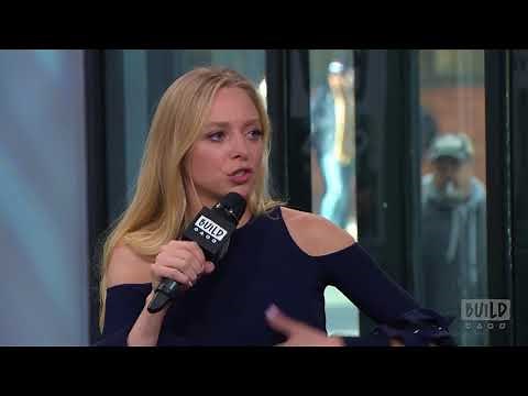 Portia Doubleday Discusses Season 3 of "Mr. Robot"