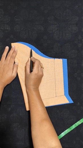 Mano Prabhu on Instagram: "Sleeves Front Cutting for Beginners. #blouse #finishing #boutique #stitching #invisible #trendingreels #sleeve #cutting"