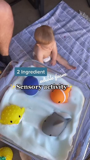 Saw a few other moms doing this and had to try it out, it was so easy and fun!💛 #sensoryplay #diy #baby #tips #mom