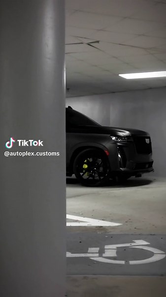 2023 Cadillac Escalade V: Diseño y Personalización