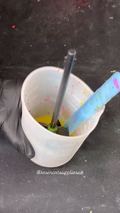 Satisfying ASMR resin cleaning. Peel. Scrape. Repeat. 💛🖤 #resinart #resinartsuppliesuk #resinartsupplies #resinpourart #epoxypouring #chameleonglitter #colourshift #changingcolours #prettyvideos #satisfyingreels #resinviral #pigmentpaste #resinartpiece #pouringresin #epoxypour | Resin Art