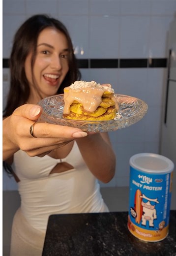 fica uma combinação perfeita, e quem já provou esse whey de paçoquita da @MaisMu sabe que ele deixa tudo 1000x mais gostoso. já salva pra fazer depois! 💛 #receitafit #receita #dieta #fyp