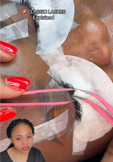 #greenscreenvideo Explainaing Classic Lashes #classiclashes #individuallashes #hybridlashes
