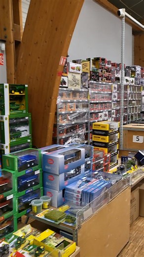 52K views · 524 reactions | Bonsoir a tous. Le stand est fin prêt pour vous accueillir dimanche 16 novembre à St James ( salle Espace Le Conquérant). | Collect World | Facebook