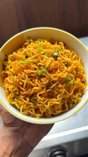 Coriander Garlic Maggi Recipe | How To Make Coriander Garlic Maggi At Home