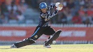 Mack takes Golden Bat with classy 71