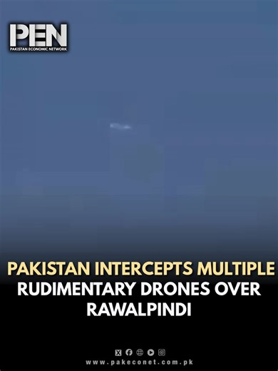 Pakistan’s air defence systems intercepted multiple expl0sive-laden “rudimentary” drones over the city of Rawalpindi. Authorities are monitoring the situation closely. #Rawalpindi #Pakistan #Drones #Afghanistan #BreakingNews