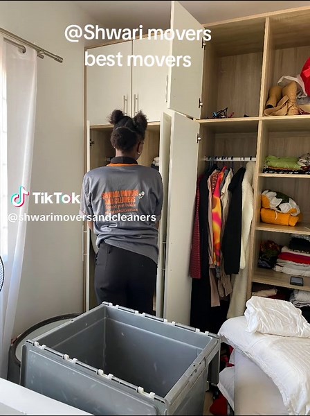 You get the best services for your money, we carefully pack your things, move to the new location, unpack and arrange them neatly.. So demure right?? 😊 #ShwariMoversAndCleaners #CleanAndTidy #MoveWithShwari #MoversNairobi #TopNotchService #fyp