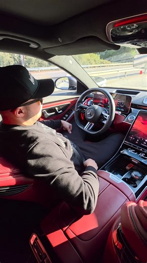 NotV12 on Instagram: "cruise control in a traffic jam / mercedes s-class #w223 #mbux #camara360grados #sclass"