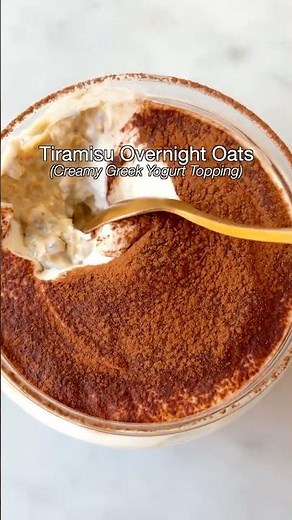 Tiramisu Overnight Oats (greek yogurt topping)