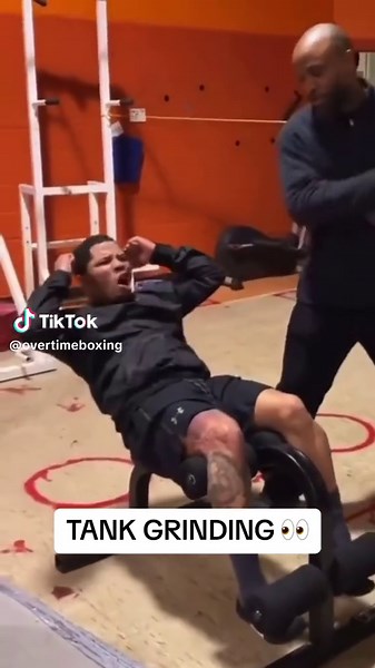 This look so painful bruh 😭 (h/t gervontaxdavis/IG) #gervontadavis #gtd #boxing