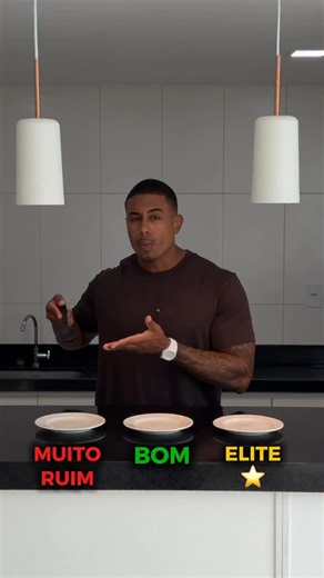 Rafael Albergaria | Nutricionista on Instagram: "🍚 Comer arroz puro é MUITO RUIM para você perder gordura. Comer arroz com feijão é bom. A batata inglesa é elite. 🛢️ O óleo é MUITO RUIM para você perder gordura. O spray com azeite é bom, mas a air fryer é elite. 🥥 O coco é MUITO RUIM para você emagrecer. A banana é bom, mas as frutas M&M são elite. 🥤 A Coca-Cola tradicional é MUITO RUIM para você perder gordura. A Suquita é bom, mas a água com gás, gelo e limão espremido é elite. 🧀 O queijo