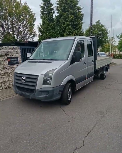 Volkswagen (VW) Crafter, Transporter mit 7 Sitzen und großer Ladefläche, Baujahr 2008