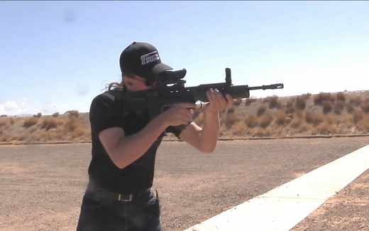 【字幕】靶场测评英国L85A1突击步枪，真的有那么差劲吗？