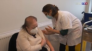 17K views · 260 reactions | Vaccination : face à la peur des effets secondaires, les professionnels de santé tentent de rassurer. Écoutez. | TF1 INFO | Facebook