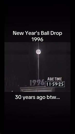 POV: It’s New Year’s Eve in 1995, you’re in Times Square in New York, and it’s about to be the New Year! Hello 1996! #nostalgia #newyears #newyearseve