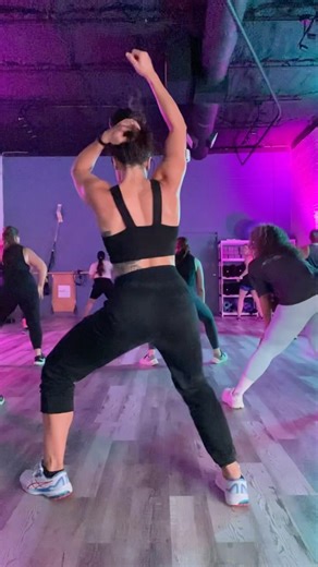 🔥SHE GOT IT ALL🔥 👉🏼 @jroth.fit 👈🏼 #usher #dancefitness #HUMPday #floorwork #cardiodance #omg #motivation #killinit #werk | Lacey Cleland