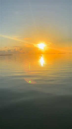 Nothing but sunset, sea breeze & peace ✨🌊 #keywest #keywestflorida #floridakeys #islandlife #keywestsunset #thefloridakeys #boating #experiencekeywest | Experience Key West