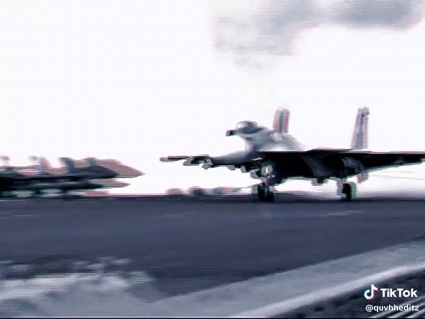 Su-33 Flanker: Best Moments from Russia