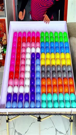 Engaging Puzzle Arena Challenge with Colorful Balls