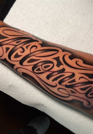 Custom Lettering Designs for Clients in San Antonio