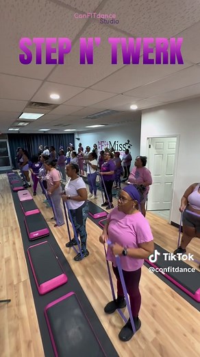 Last night’s Step n’ Twerk™ class was on FIREEEE 🔥💃🏽💪🏽We kicked off March Madness real hot and y’all did NOT come to play! Shoutout to everybody who pulled up and put that work in. The energy, the sweat, the vibes… unmatched 👏🏾And babyyyy when I say I’ve NEVER seen so many fans in class 😩😂 that’s how I KNOW it got real in there! #StepNTwerk #ConFITdance #MarchMadness