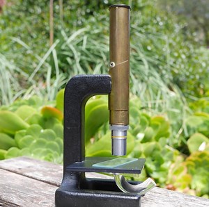 Brock Magiscope is a rugged microscope for everyday use